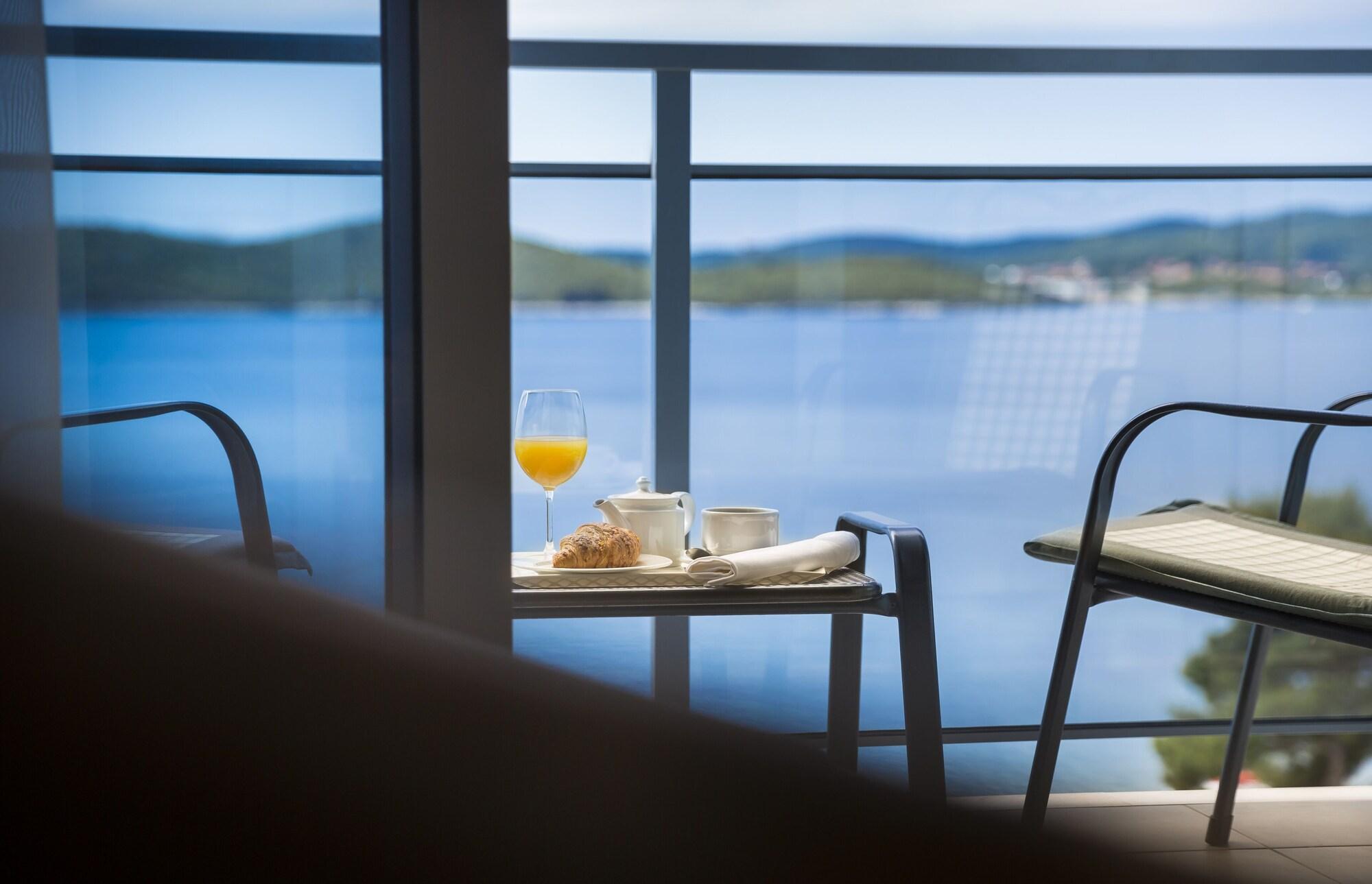 Aminess Vival Grand Azur Hotel Orebic Exterior photo